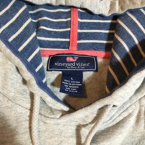 Vineyard Vines Hoodie - Picture 3 of 4